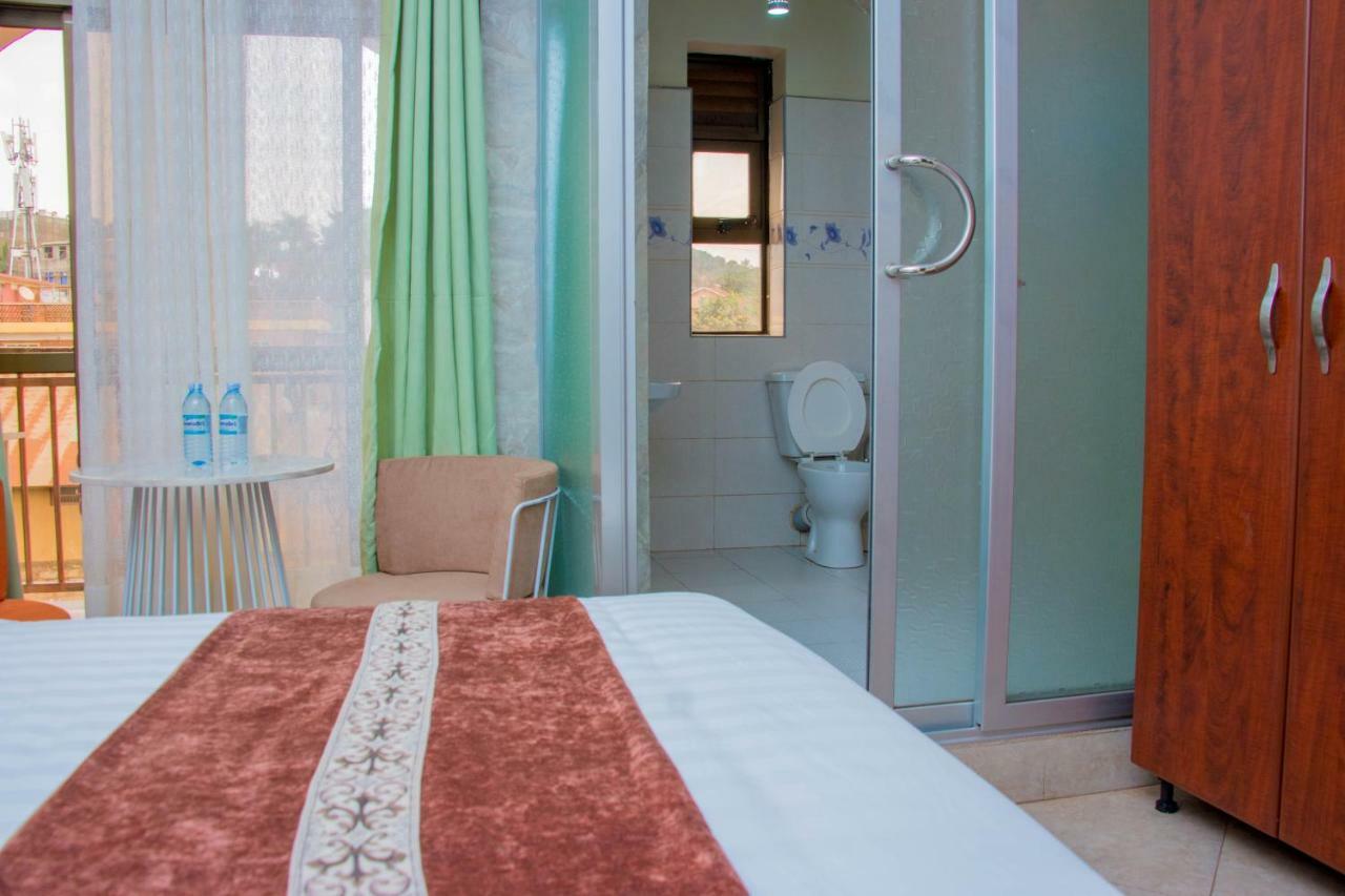Jarin Hotel Kampala Kültér fotó